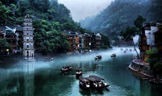 凤凰古城属于哪个市